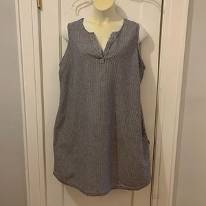 🟤 3/$25 Blue and White Sleeveless dress